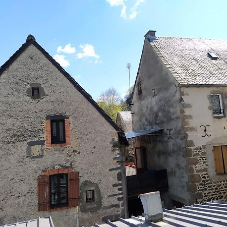 Hotel Restaurant Notre Dame Orcival Exterior foto