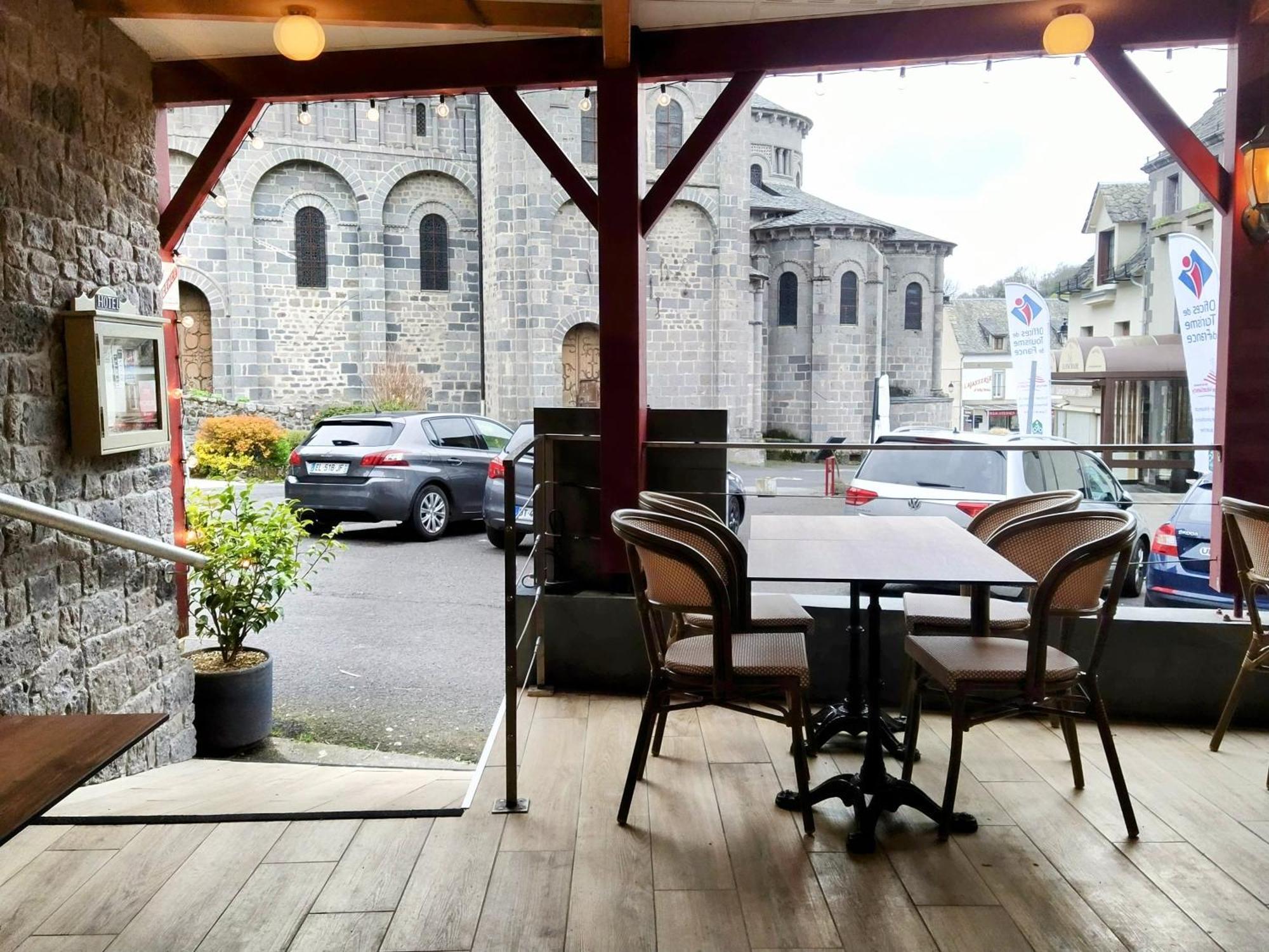 Hotel Restaurant Notre Dame Orcival Exterior foto