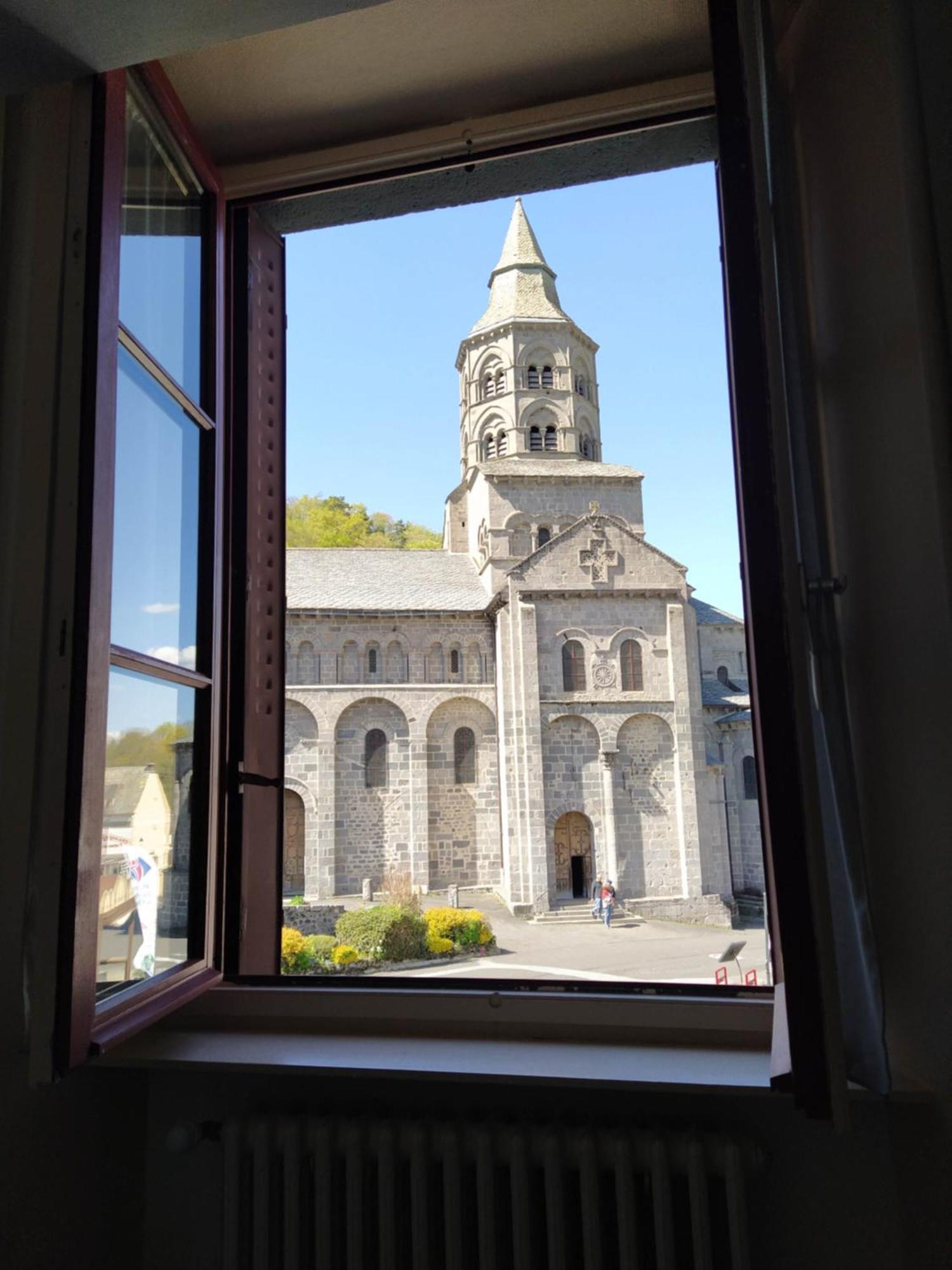 Hotel Restaurant Notre Dame Orcival Exterior foto