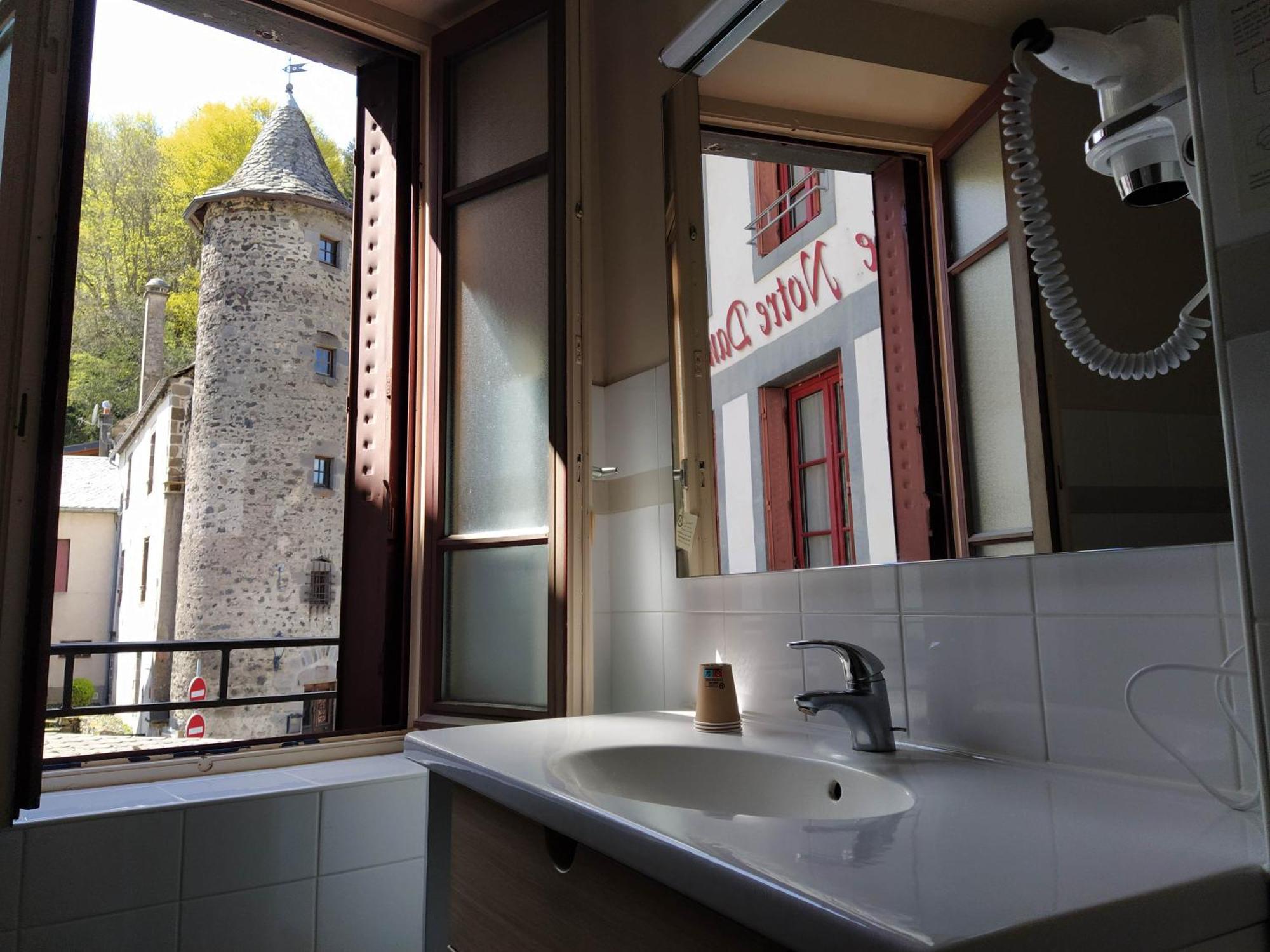 Hotel Restaurant Notre Dame Orcival Exterior foto